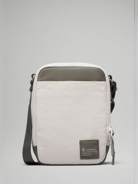 Lululemon Easy Access Crossbody Bag 1.5L